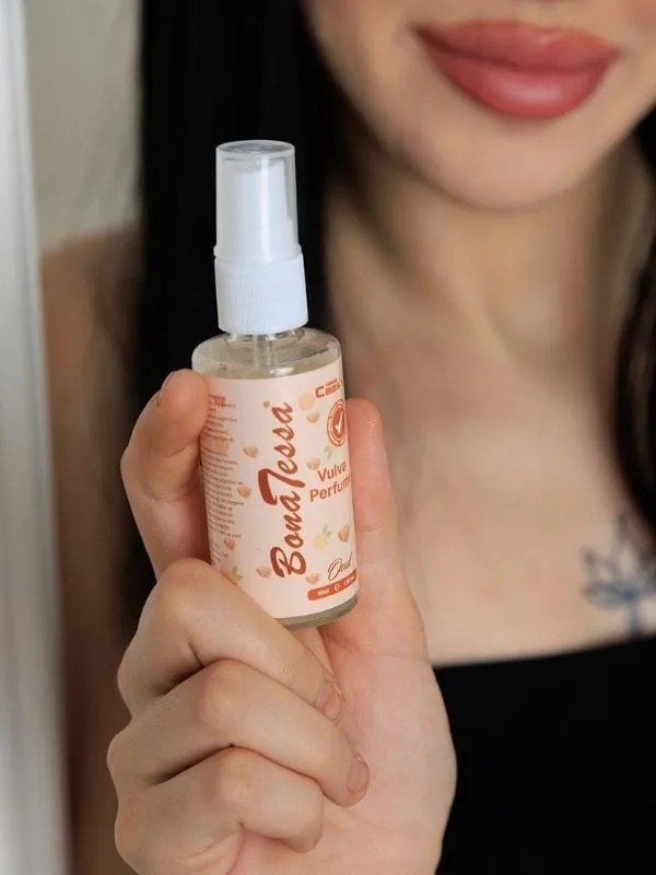 BonaTessa – Peony Kadınlara özel, Alkolsüz, Dış Genital Bölge (Vulva) Parfümü